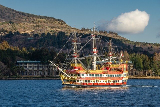 観光地の船の画像